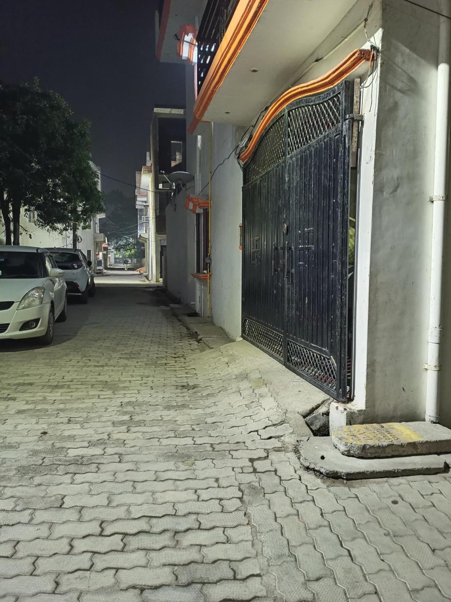 Girija Shail Bhavan Ayodhya エクステリア 写真